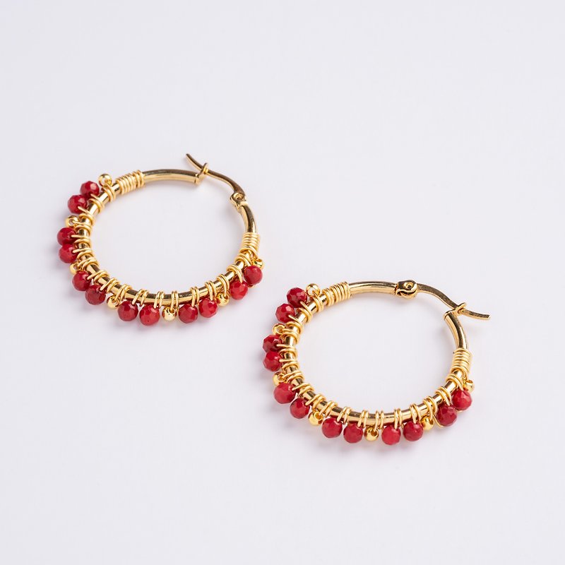 Large Amina Earrings in Red Coral (18K Gold Plated Red Coral Hoops) - 耳環/耳夾 - 半寶石 紅色