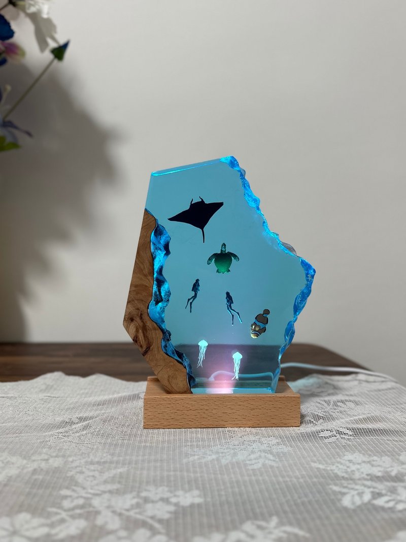 Personalizable epoxy resin diver Lamp /Micro-landscape Ocean  nightlight - Lighting - Resin Blue