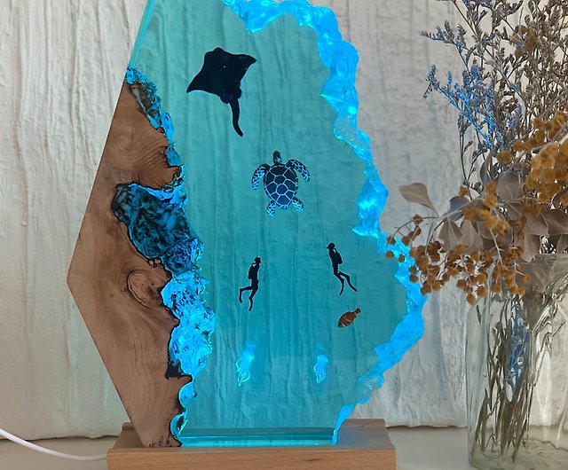 Epoxy Resin Night Light, Unique Color Changing Resin Wood Lamp