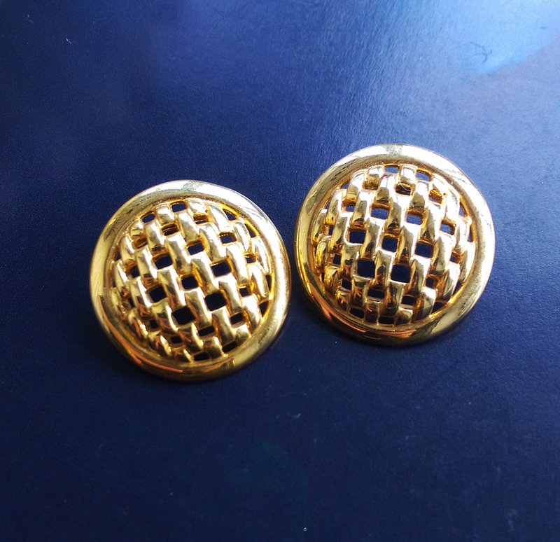 Vintage Jewelry 西洋古董飾品 金色調 金格子 針式耳環 - 耳環/耳夾/耳骨夾 - 其他金屬 金色