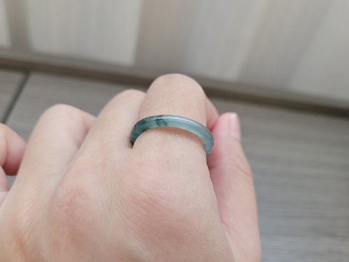 螺絲帽帽工作室 【親翠】天然翡翠 冰綠飄花半山半水起瑩光細手指鐲16號戒圈
