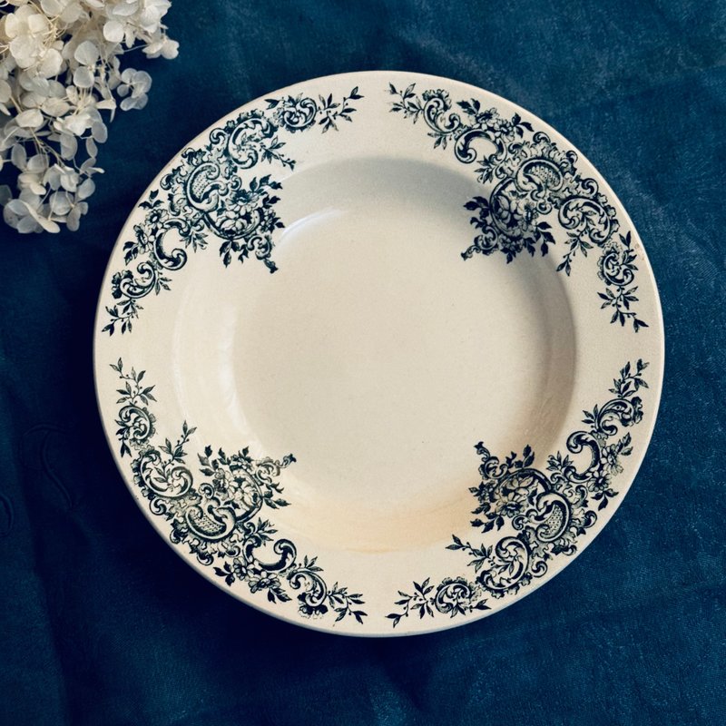 * 50886-French Antique Choisy-le-Roi H. Boulenger & Cie Plate model Louis XV - Plates & Trays - Porcelain 