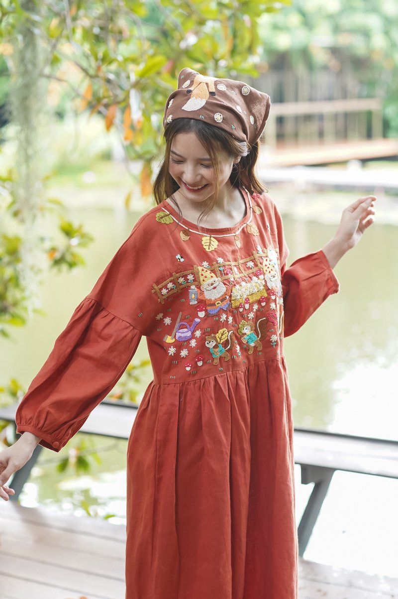 可愛的手工刺繡連衣裙、亞麻麵料、松鼠、雛菊、蘑菇、花園侏儒 - 洋裝/連身裙 - 繡線 紅色