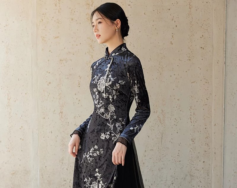 New Chinese retro Chinese style Ao Dai jacquard velvet improved cheongsam - ชุดเดรส - วัสดุอื่นๆ สีดำ