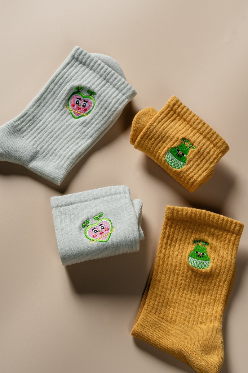 Chi Stone Institute Socks/Electric Embroidery Plain Socks/Towel Bottom/Lele&Hongbao - ถุงเท้า - ผ้าฝ้าย/ผ้าลินิน หลากหลายสี