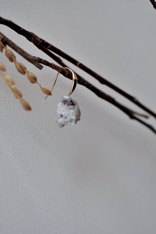 米石里 石穗-春分 金色耳勾白色大理石單邊耳環 日本配件手作飾品