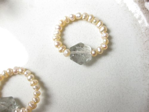 JadeGaze 玉凝飾｜臺灣玉雕工藝品牌🚩新品上架！ 珠串設計戒指 綠幽靈水晶+粉米粒珍珠/招財珍重守護