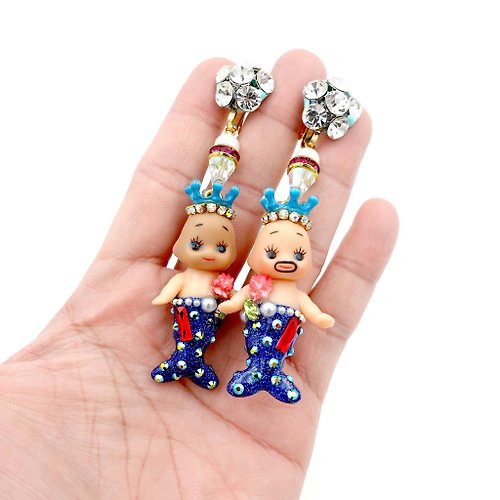 TIMBEE LO shop 藍色美人魚小嬰兒娃娃綴施華洛水晶寶石夾耳環耳夾 全手工可訂製