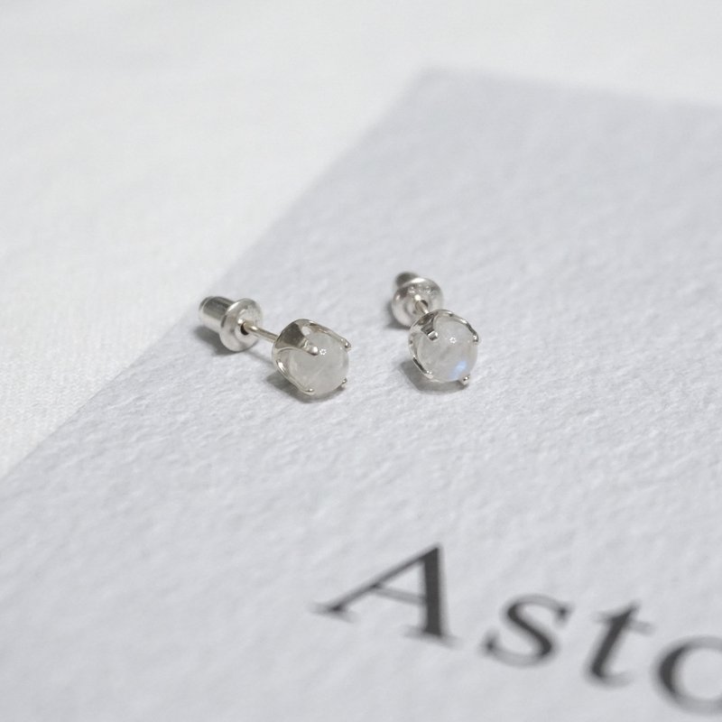 ll June birthstone ll 4mm moonstone - 925 sterling silver earrings/pair with silver earrings - ต่างหู - เครื่องประดับพลอย ขาว