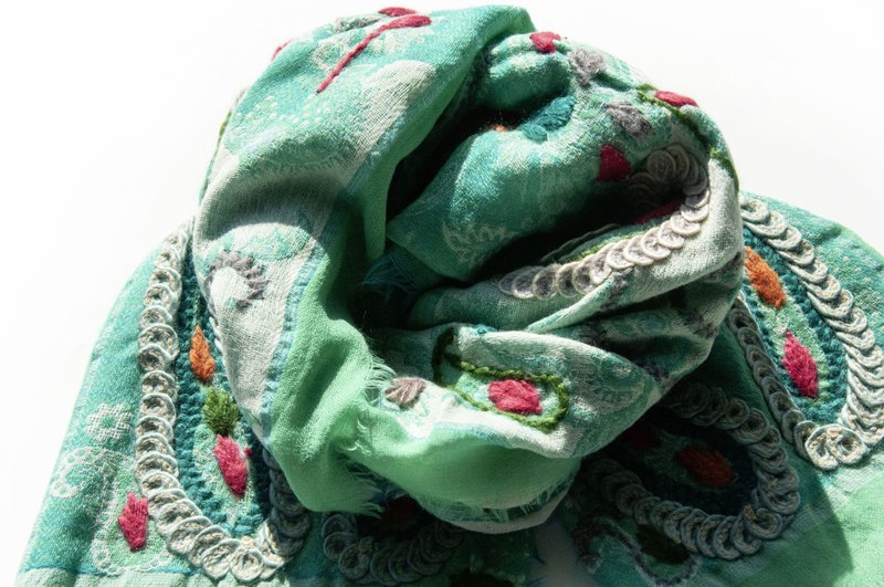 喀什米爾Cashmere/水煮羊毛披肩/針織圍巾/刺繡圍巾/羊絨披巾-花 - 圍巾/披肩 - 羊毛 多色