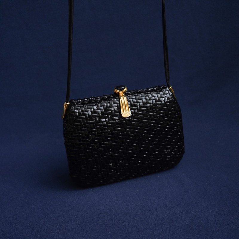 Black hard shell bamboo woven antique bag vintage second-hand bag - Messenger Bags & Sling Bags - Other Materials Black