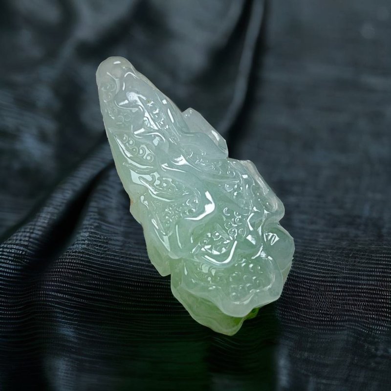 【擺財】冰綠翡翠巧雕白菜 | 天然緬甸玉A貨翡翠 | 送禮 - 項鍊 - 玉石 透明