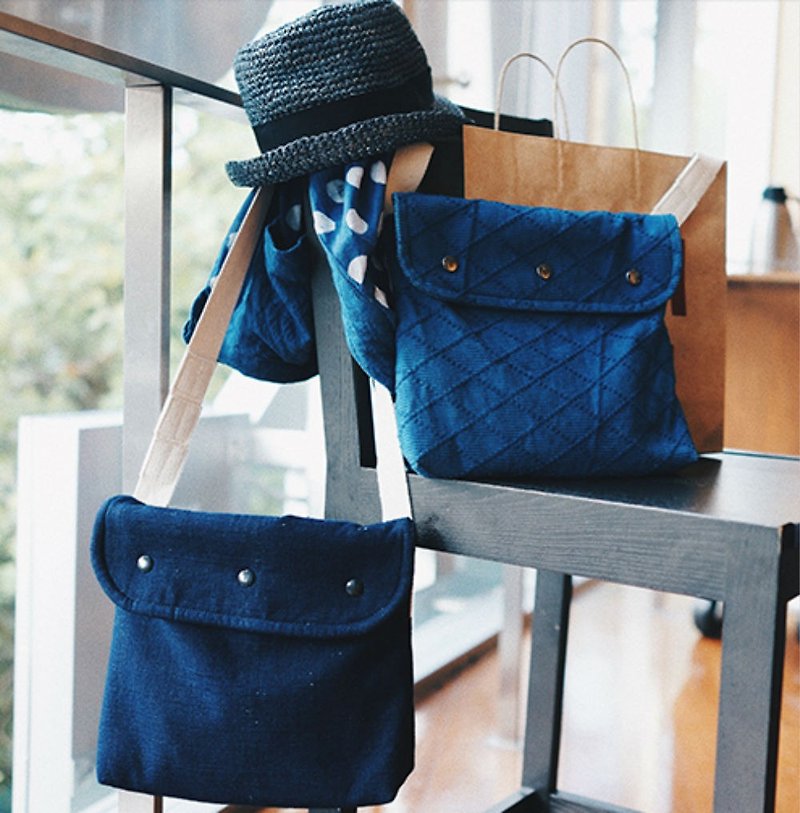 Kendo clothing material, ink blue earthen cloth, wide webbing crossbody bag, adjustable length, blue dyed canvas shoulder bag - Messenger Bags & Sling Bags - Cotton & Hemp Blue