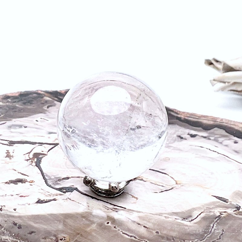 本來。水晶球 擺件 療癒 有礦缺 淨化 l 彩虹晶球 福利品 l - 擺飾/家飾品 - 水晶 白色