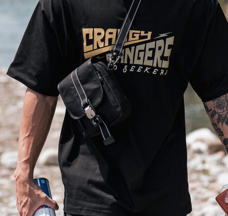 其他人造纖維 側背包/斜背包 黑色 - Craggy- Lightning快釦小包 隨身包 側背包 小包 隨身包 磁釦