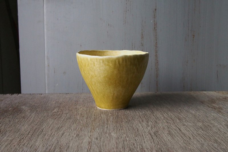 Japanese dinner bowl/ceramic ware_Sunflower yellow - ถ้วยชาม - ดินเผา สีเหลือง