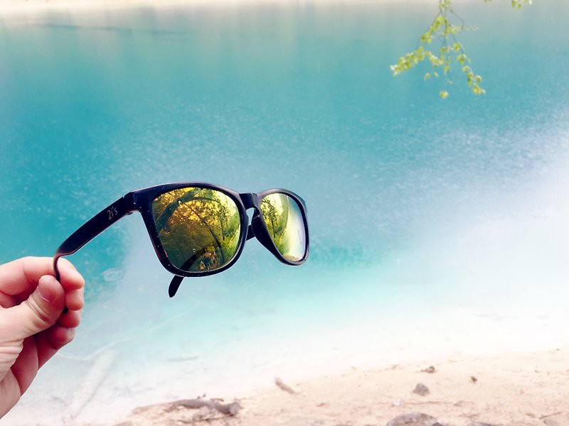 Sunglasses│Black Frame│Golden Green Lens│ UV400 protection│2is Steve - กรอบแว่นตา - พลาสติก สีเขียว