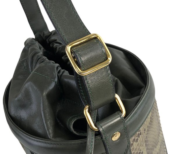 CELINE ヴィンテージ パイソン ショルダーバッグ 楽天市場】【新品・未使用品】セリーヌ CELINE トリオンフ