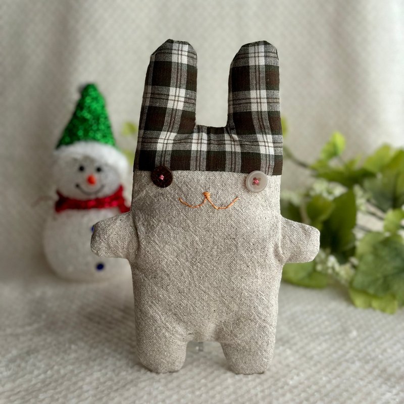 Stuffed rabbit with green check hat - ของเล่นเด็ก - ผ้าฝ้าย/ผ้าลินิน สีกากี