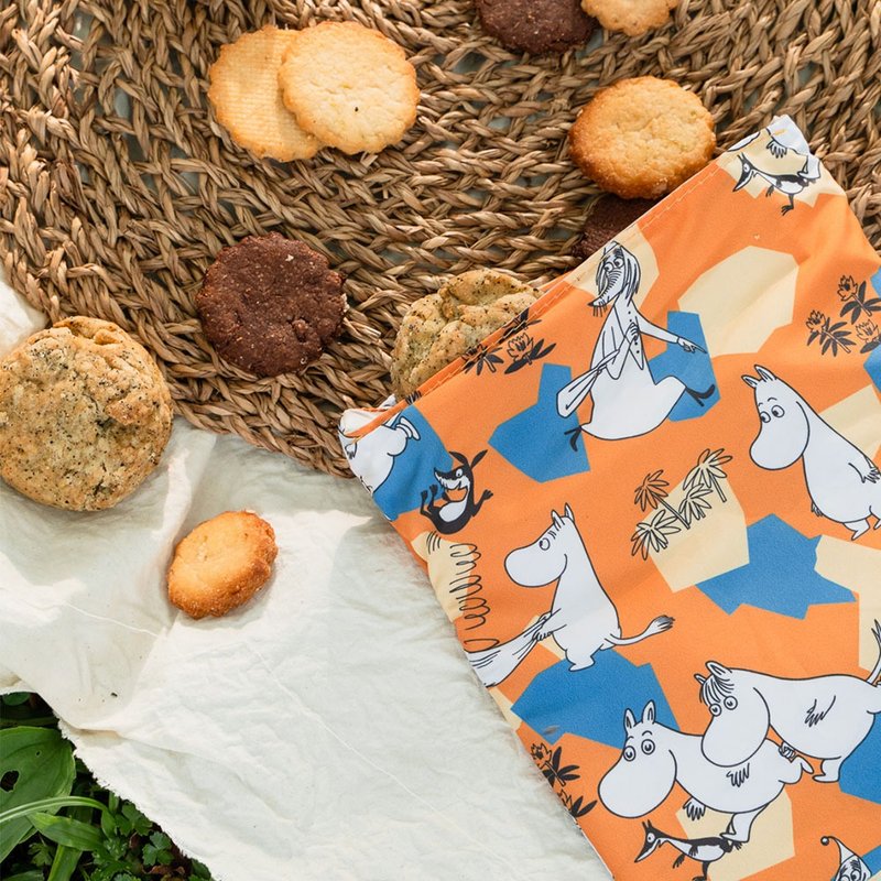 【Pinkoi x Moomin】Good Day Pockeat Snack Bag-Moomin’s daily work routine - Lunch Boxes - Other Materials Orange