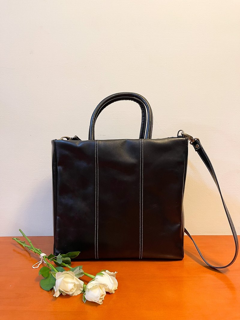 Amo Bag - Black - Large - กระเป๋าแมสเซนเจอร์ - หนังแท้ สีดำ