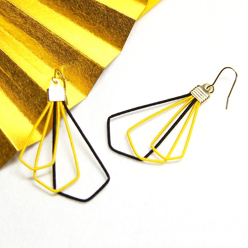 japanese style pierce earring / mizuhiki / japan / accessory / triangle / yellow - 耳環/耳夾 - 絲．絹 黃色