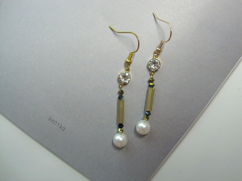 鋯石  施華洛世奇水晶珍珠 垂掛耳環 (白珍珠) - 耳環/耳夾 - 寶石 白色