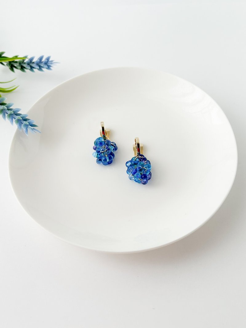 Farfalle Tropical Butterfly Pea Earrings, Blue - ต่างหู - แก้ว สีน้ำเงิน