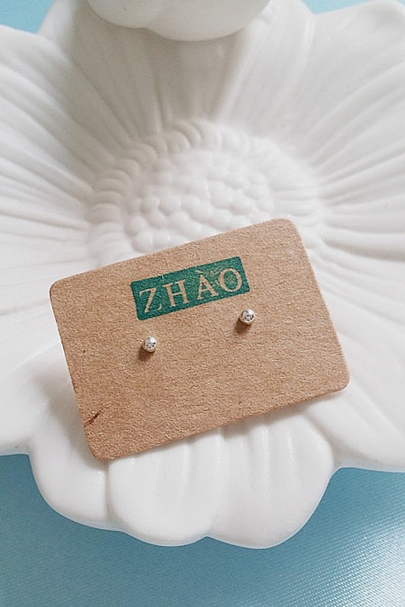 2.5 mm Beads/Earrings/Sterling Silver/By hand【ZHÀO】SZE1611 - ต่างหู - โลหะ ขาว