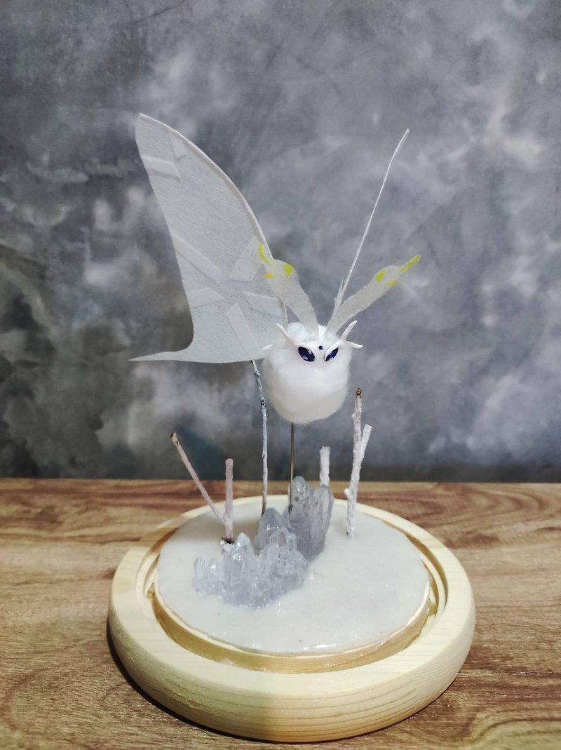 Pokemon Frosmoth Mothsnow in Lamp Glass Dome - 擺飾/家飾品 - 玻璃 