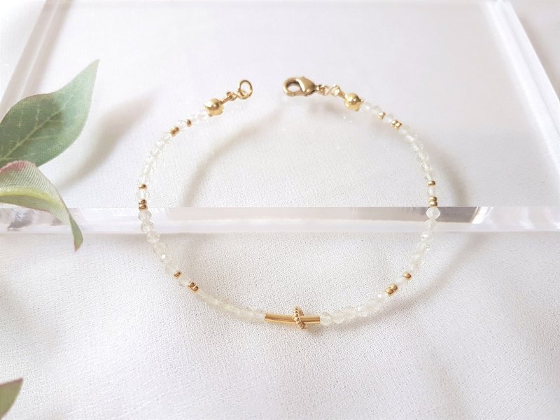 Chamomile‧ Citrine Beaded Thin Bracelet November Birthstone - สร้อยข้อมือ - คริสตัล สีเหลือง