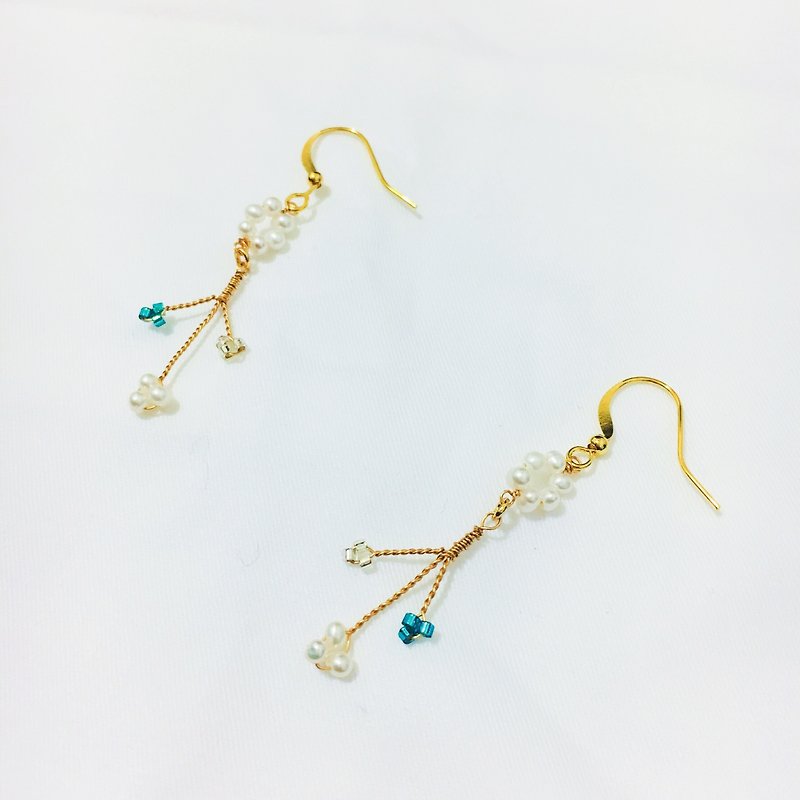 Can be changed to clip type-drape hand-wound earrings-Qinliang Island - ต่างหู - ทองแดงทองเหลือง สีน้ำเงิน