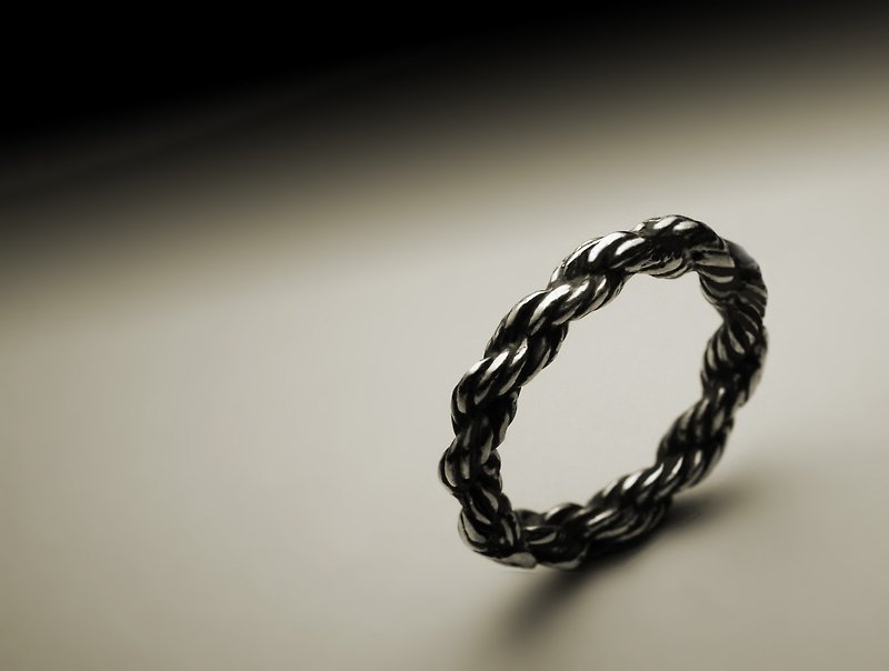 Fine roll braided rope ring - แหวนทั่วไป - โลหะ สีเงิน
