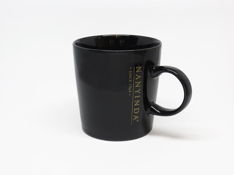 NANYINDA Mug - black glaze - แก้วมัค/แก้วกาแฟ - ดินเผา สีดำ