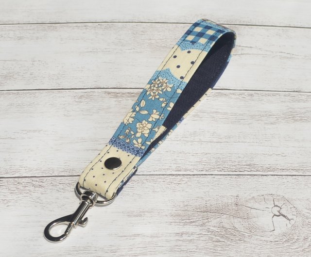  Keychain Key Fob Wristlet  Fabric Wrist Strap for Women (Gray  Dots) : Handmade Products