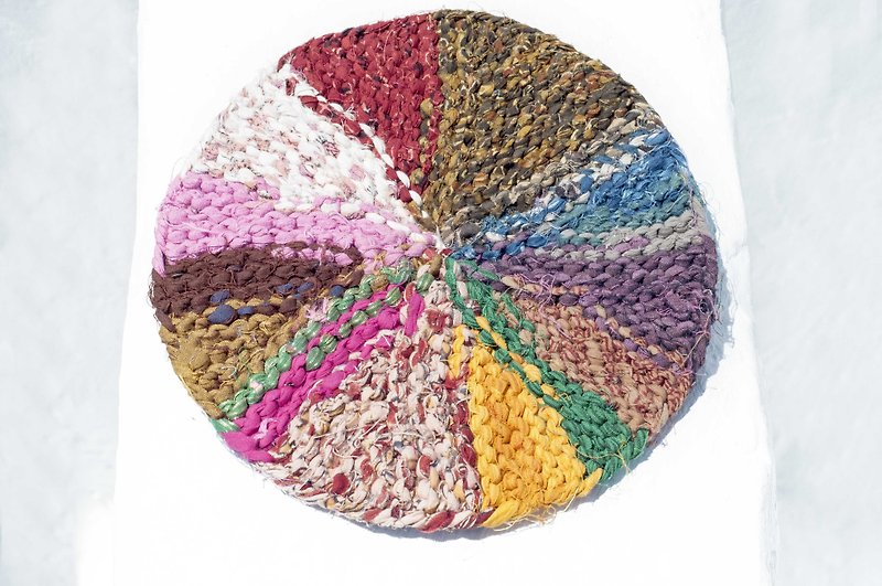 Birthday gift ethnic forest rainbow placemat potholder-recycled sari crocheted round potholder - ผ้ารองโต๊ะ/ของตกแต่ง - ผ้าฝ้าย/ผ้าลินิน หลากหลายสี