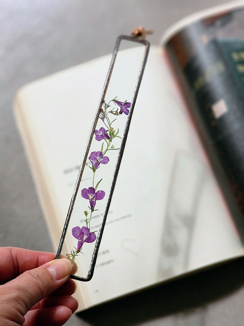 植物図鑑|6倍得のエメラルド蝶の花|ガラス象嵌|花と草のラベルしおり。 - しおり - 寄せ植え・花 ブルー