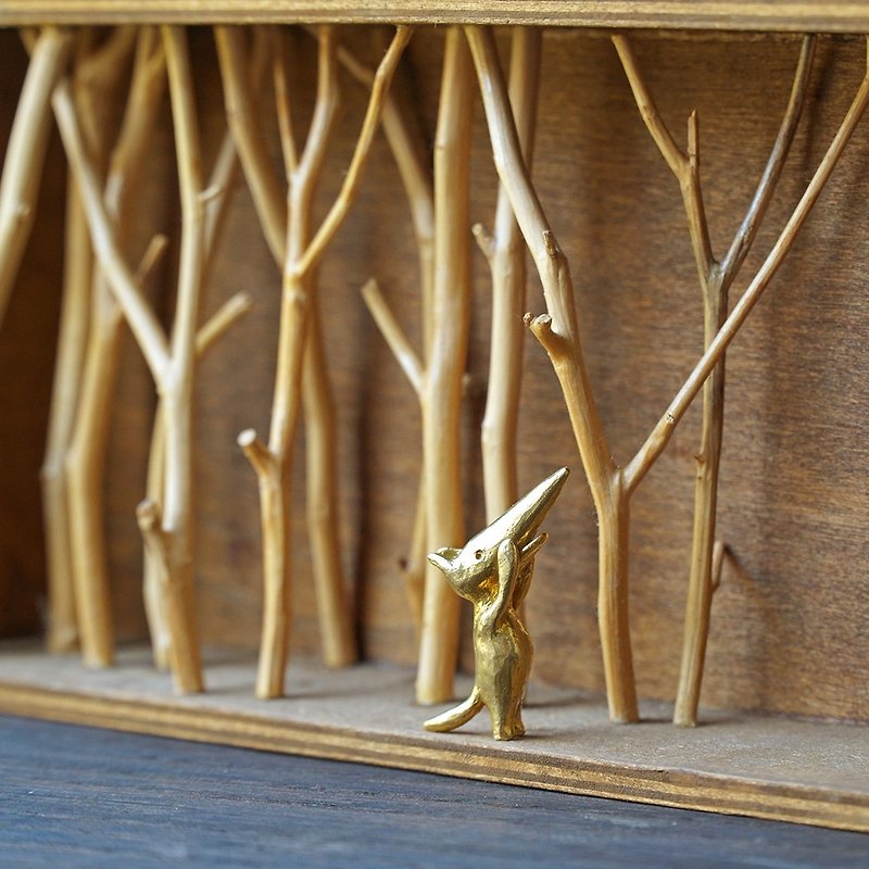 Little Fox in the Forest Bronze Puppet Box Scene - ของวางตกแต่ง - วัสดุอื่นๆ ขาว