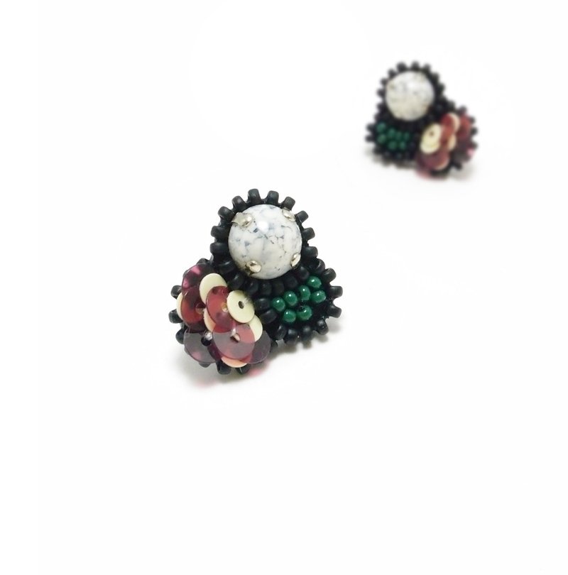 Tiny Bubble Embroidery Earrings / Purple & Green - ต่างหู - วัสดุอื่นๆ สีม่วง