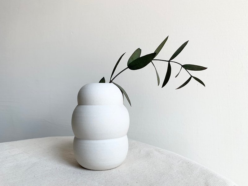 String-small vase - Pottery & Ceramics - Porcelain White