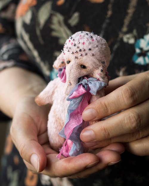 アーティストの小さなピンクの象の手作りぬいぐるみかわいい
