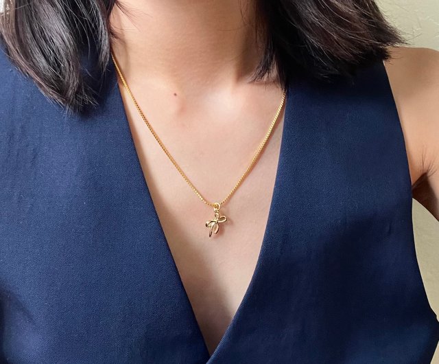 Gold Ribbon Necklace