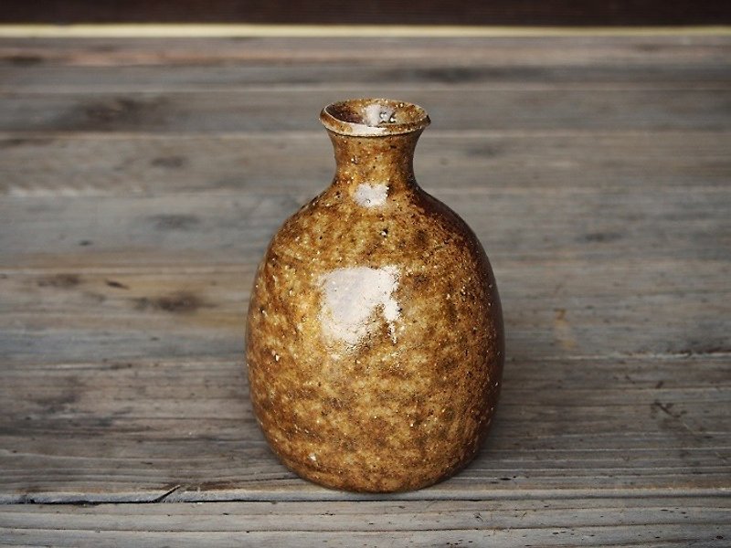 Bizen sake bottle [sesame] _t-019 - Pottery & Ceramics - Wood Brown