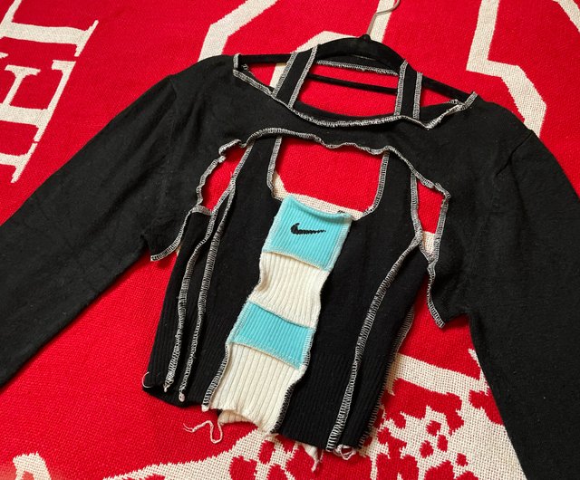 enok.  NIKE ナイキ リメイクスウェット 再構築 切り替え 刺繍 REMAKE NIKE sweat 刺繍 ハンドメイド刺繍 リメイク XXL