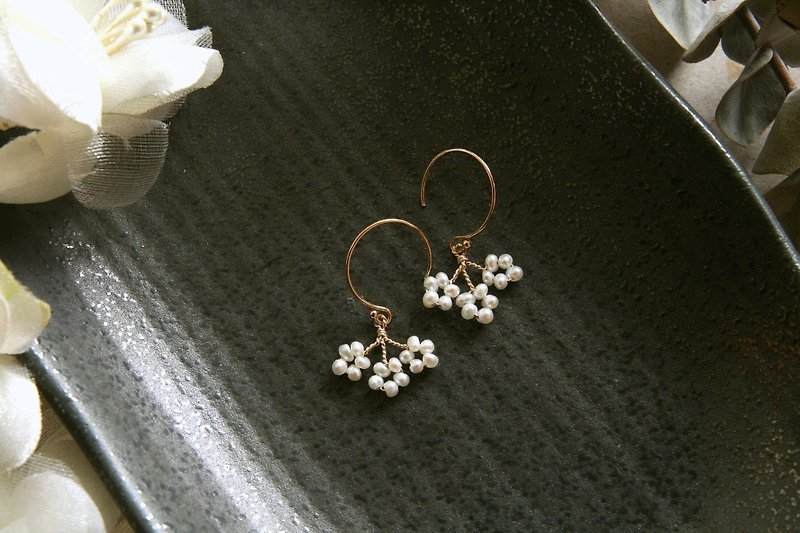 珍珠耳環 可改夾式 樹枝花朵 手工繞線 ~五月雪 - 耳環/耳夾 - 珍珠 白色