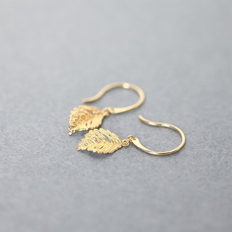 K18 Gold Leaf Hook Earrings ~ ESPOIR NOBLE ~ - ต่างหู - โลหะ สีทอง