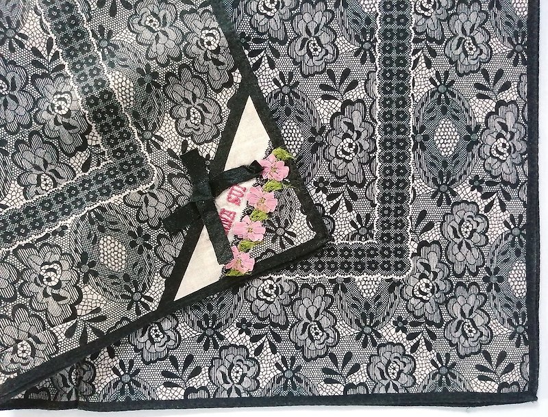 Anna Sui Vintage Handkerchief Black Lace Pink Flowers 19.5 x 19 inches - 手帕 - 棉．麻 黑色