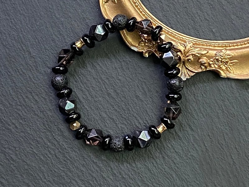 Diamond faceted black Stone x ice obsidian x black agate wheel beads x volcanic rock x Bronze bracelet - Bracelets - Crystal Multicolor