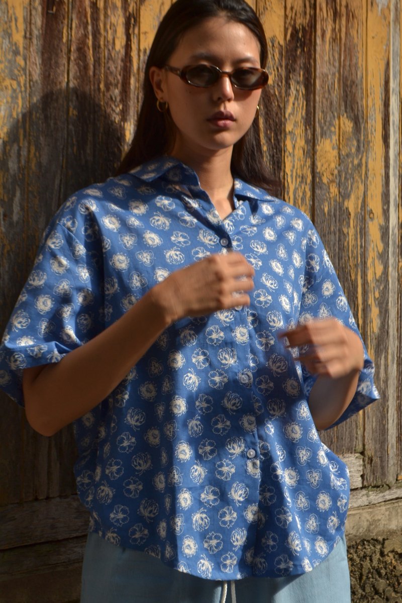 Bayday l CALA SHIRT l Navy Floral - 女襯衫 - 亞麻 
