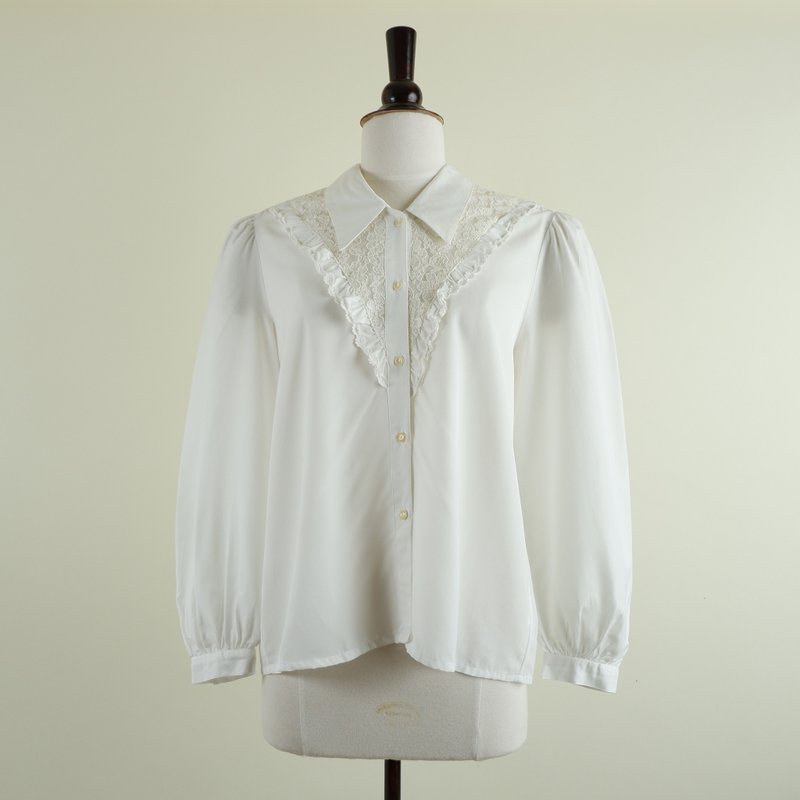 Vintage Off White Long Sleeve Blouse With Lace Detail - 女上衣/長袖上衣 - 聚酯纖維 白色